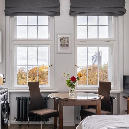 Library House "Bibliotekas Nams" - Apartment With Park View リガ エクステリア 写真
