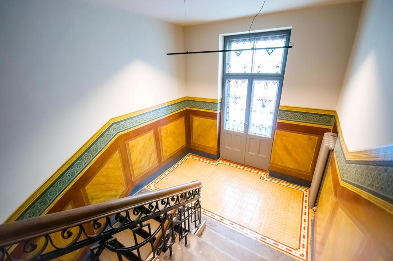 Library House "Bibliotekas Nams" - Apartment With Park View リガ エクステリア 写真